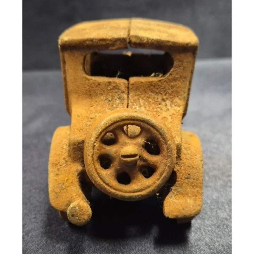 Vintage Cast Iron Toy Car JM 131‎